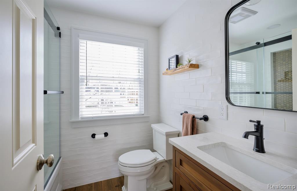 579 Chesterfield Avenue, Birmingham, MI 48009 — Photo 12