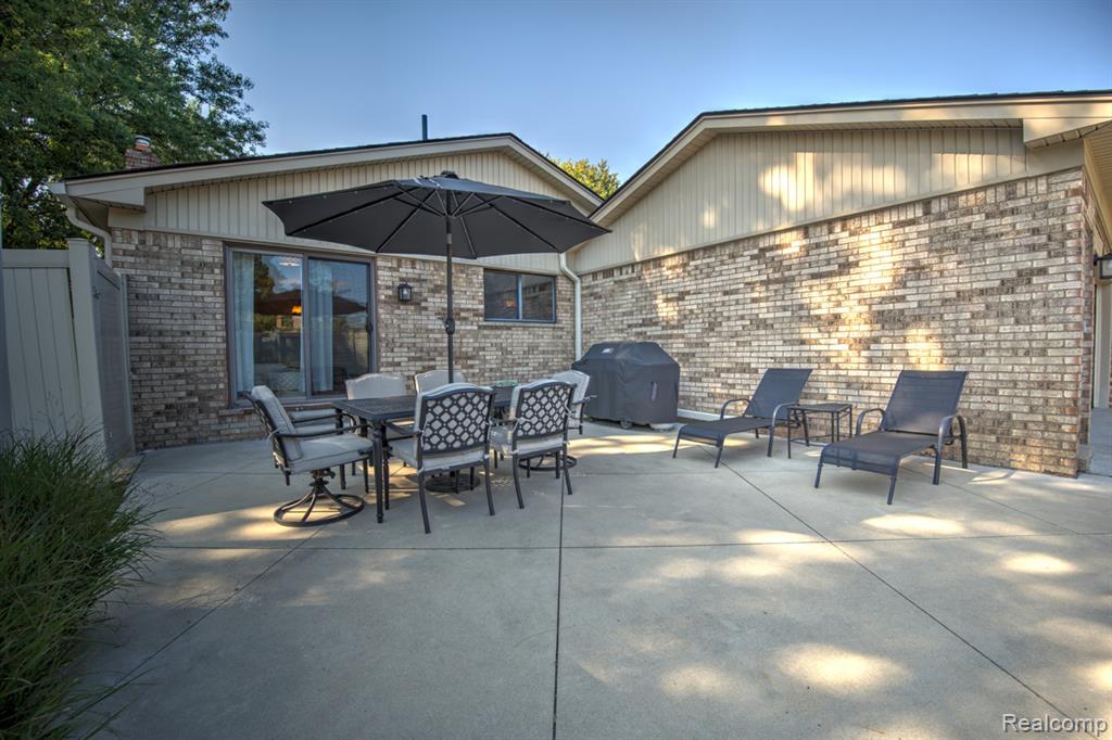 5250 Winchester Drive, Troy, MI 48085 — Photo 49