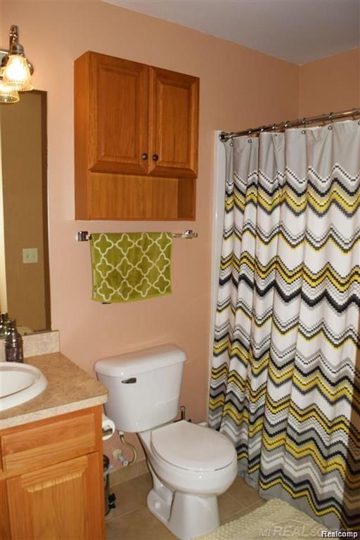 1077 Foxboro, Troy, MI 48083 — Photo 12