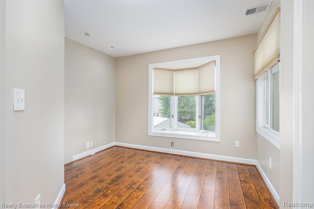 50731 Harbour View Drive N, 26, New Baltimore, MI 48047 — Photo 28