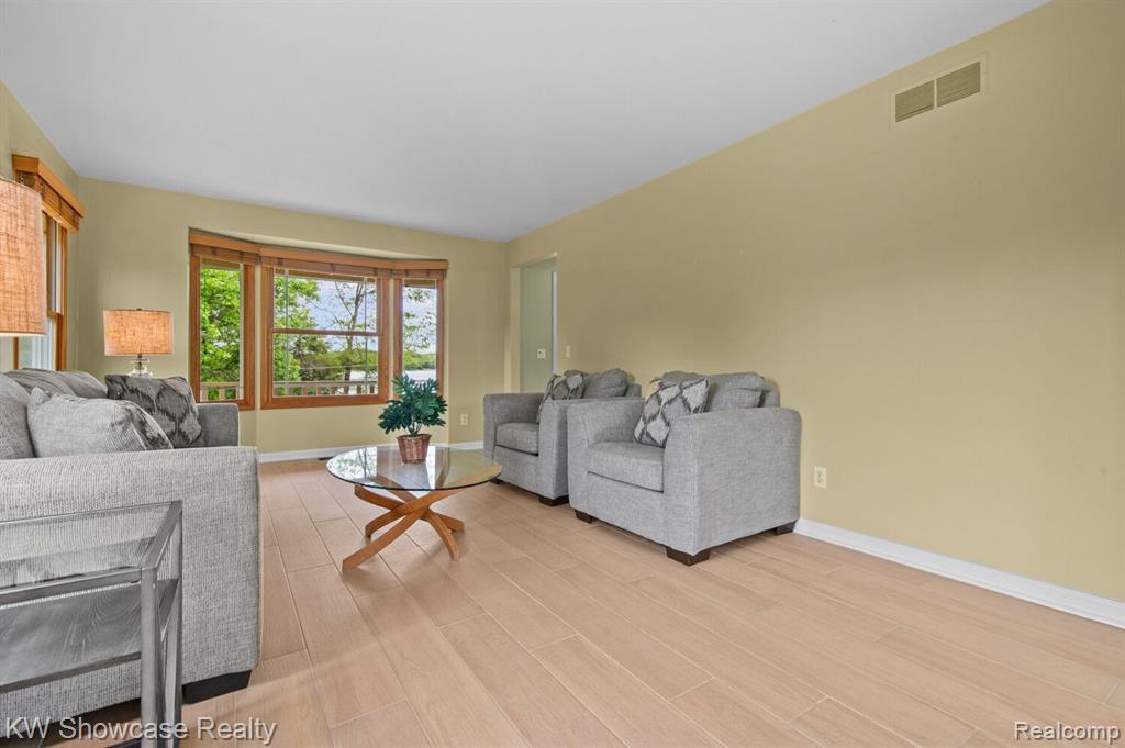 4900 GRASS LAKE Road, White Lake, MI 48383 — Photo 6