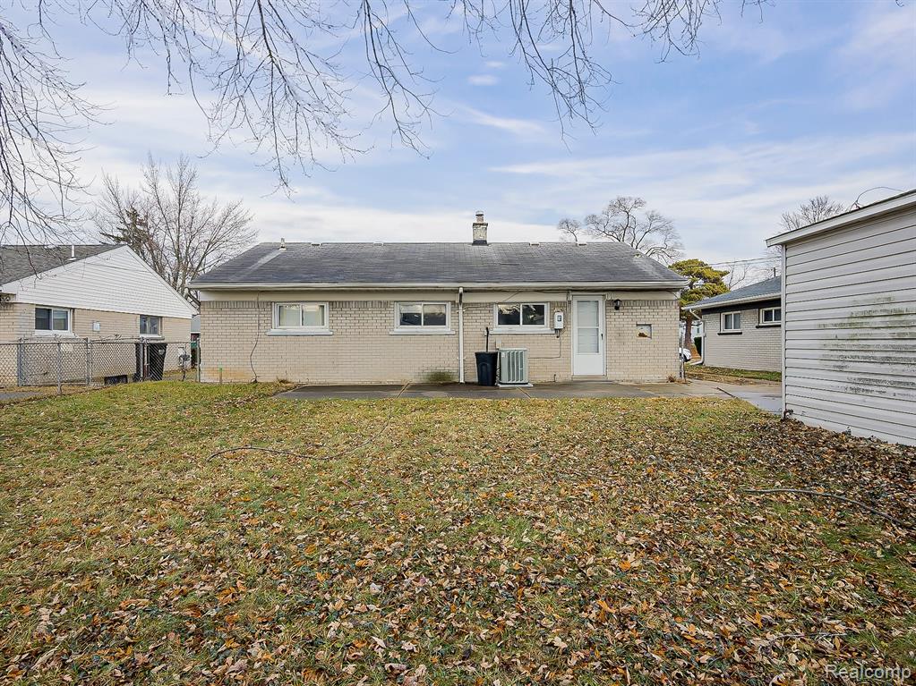 948 E Kalama Avenue, Madison Heights, MI 48071 — Photo 27