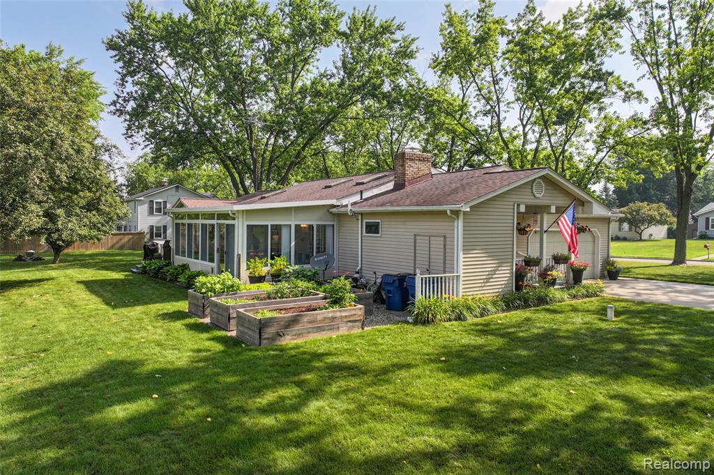 6242 Bedford Avenue, Flint, MI 48507 — Photo 7