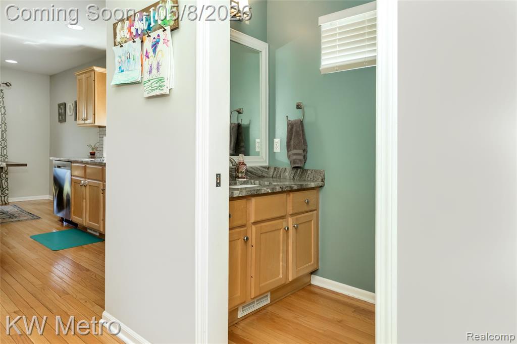 4202 Seeden Street, Waterford, MI 48329 — Photo 12