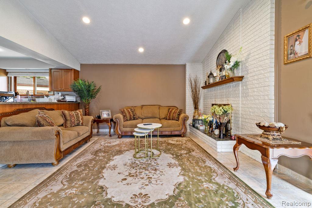 4908 Kadena Court, Sterling Heights, MI 48310 — Photo 26