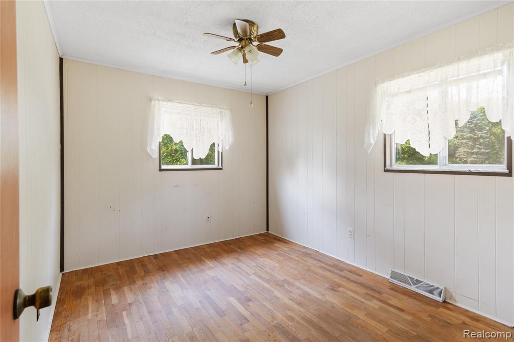 3499 E Carpenter Road, Flint, MI 48506 — Photo 19