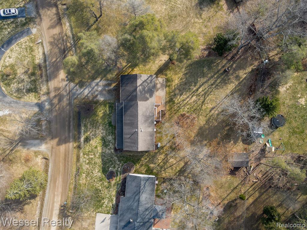 557 Green Cove Drive, Holly, MI 48442 — Photo 35
