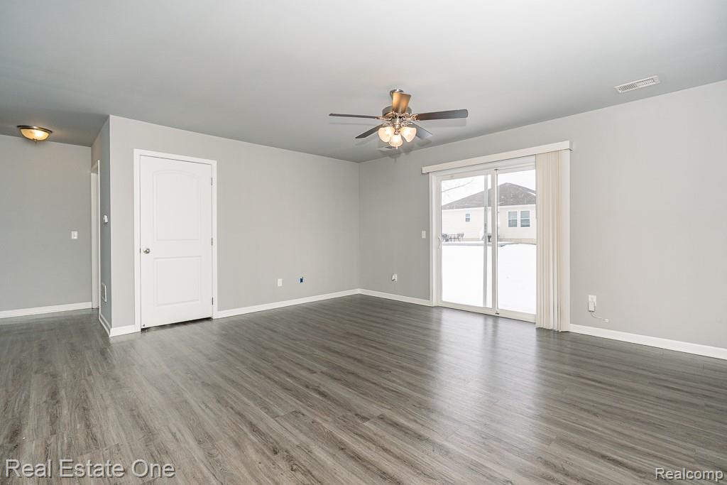 2249 Legacy Drive, Burton, MI 48519 — Photo 10