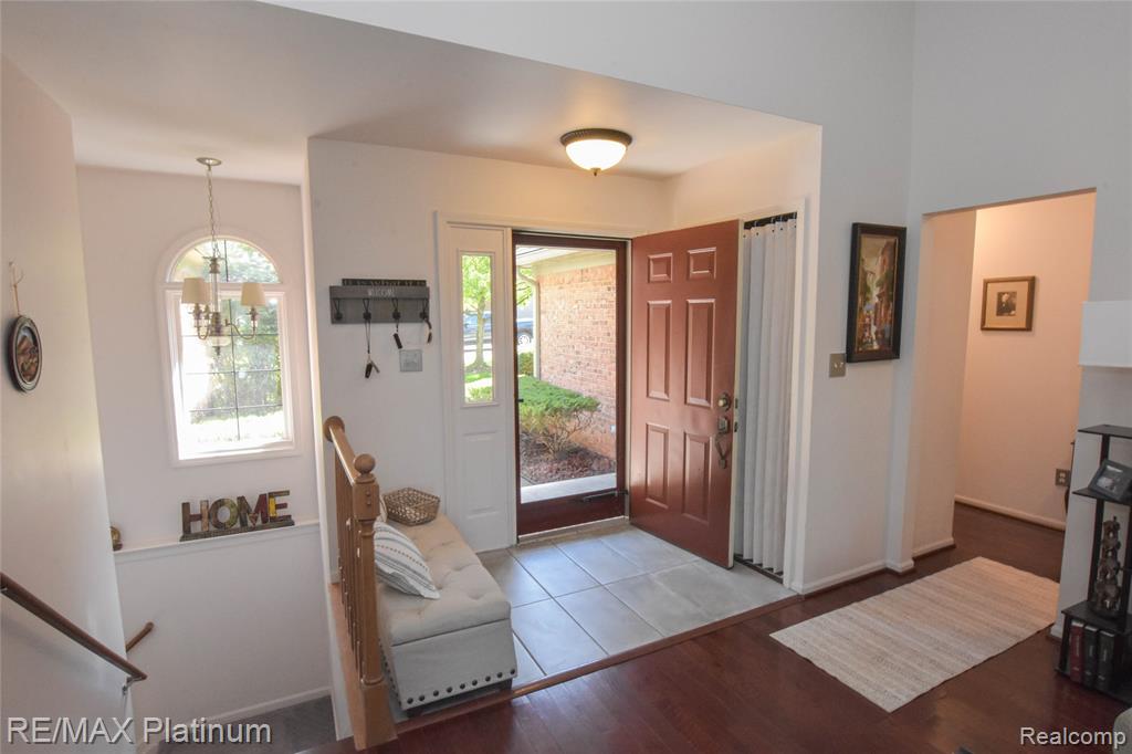 816 Maplewood Court, Brighton, MI 48116 — Photo 11