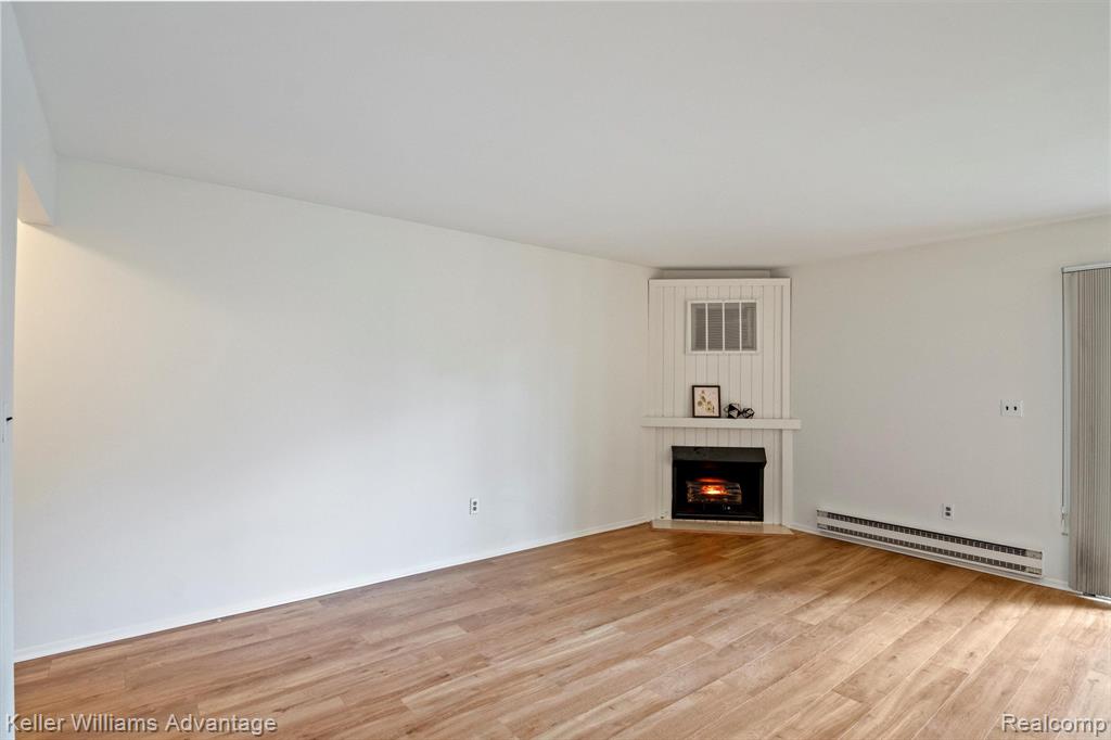 7510 Woodview Street, 4, Westland, MI — Photo 5