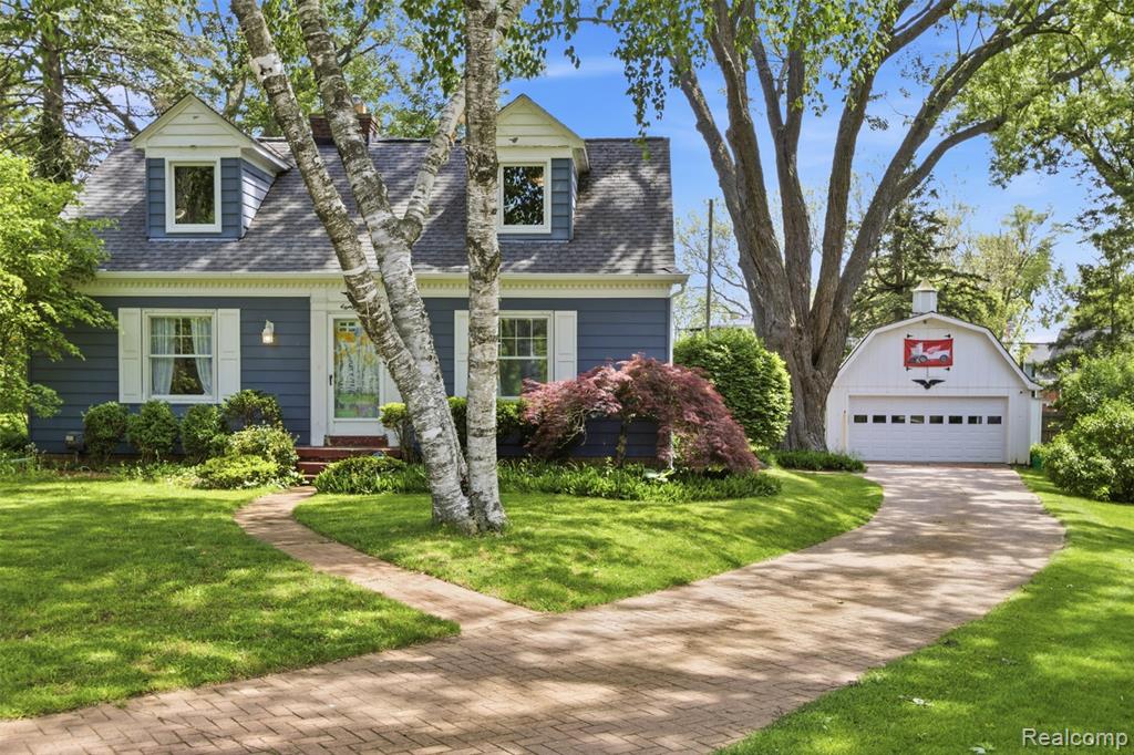85 Hill Circle Drive, Waterford, MI 48328 — front exterior