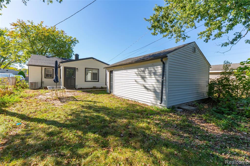 932 Mace Avenue, Madison Heights, MI 48071 — Photo 13
