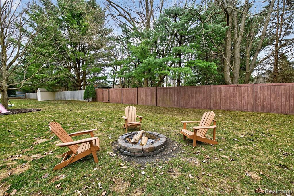 2454 Calvin Court, Pinckney, MI 48169 — Photo 42