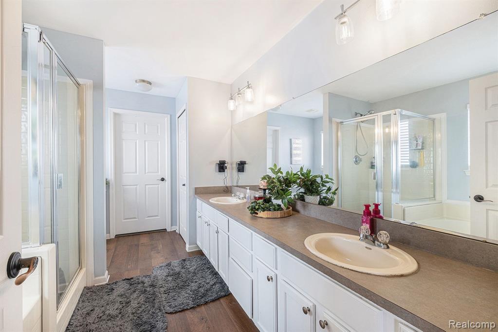 4075 MEADOW WALK Boulevard, Grand Blanc, MI 48439 — Photo 12
