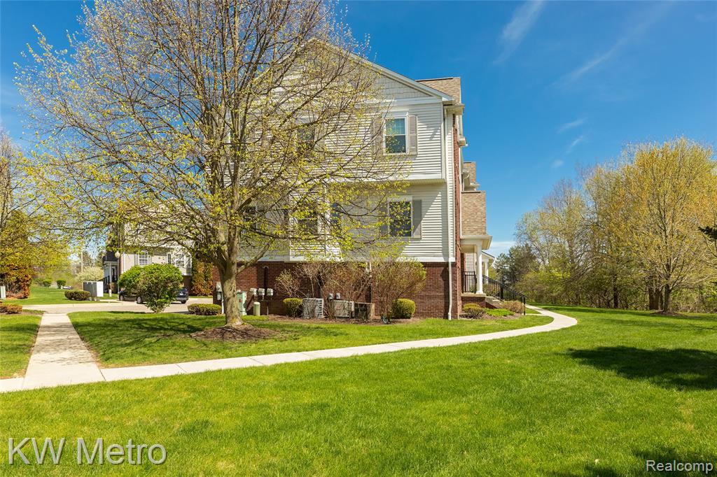 788 EAGLE Drive, Fenton, MI 48430 — Photo 35