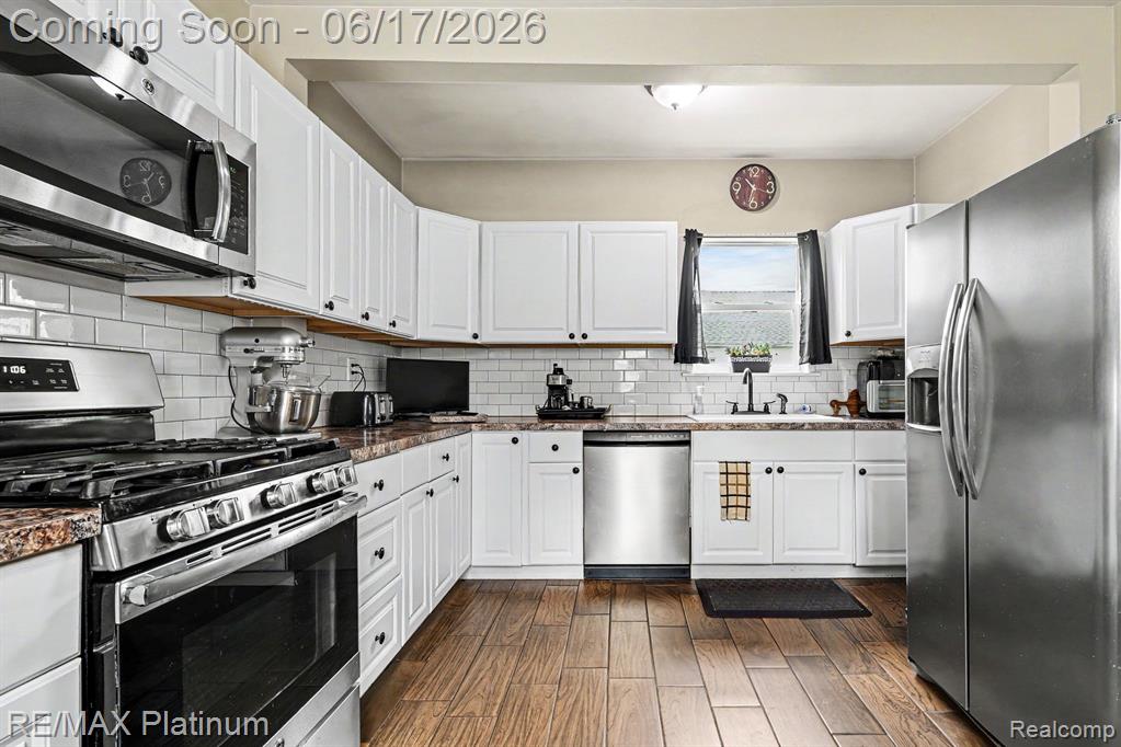 405 N Kiesel Street, Bay City, MI 48706 — Photo 8