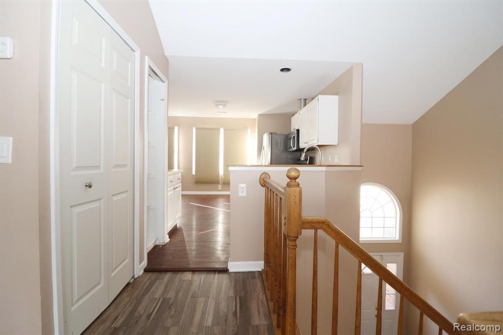 5302 ROYAL VALE Lane, Dearborn, MI 48126 — Photo 17