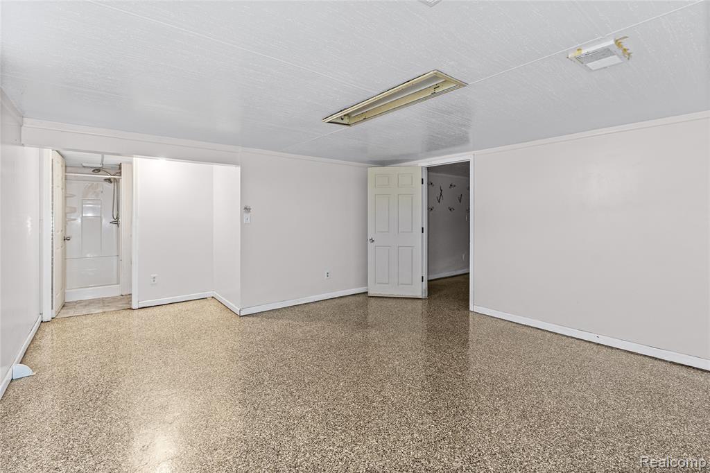 4064 Sheraton Drive, Flint, MI 48532 — Photo 30