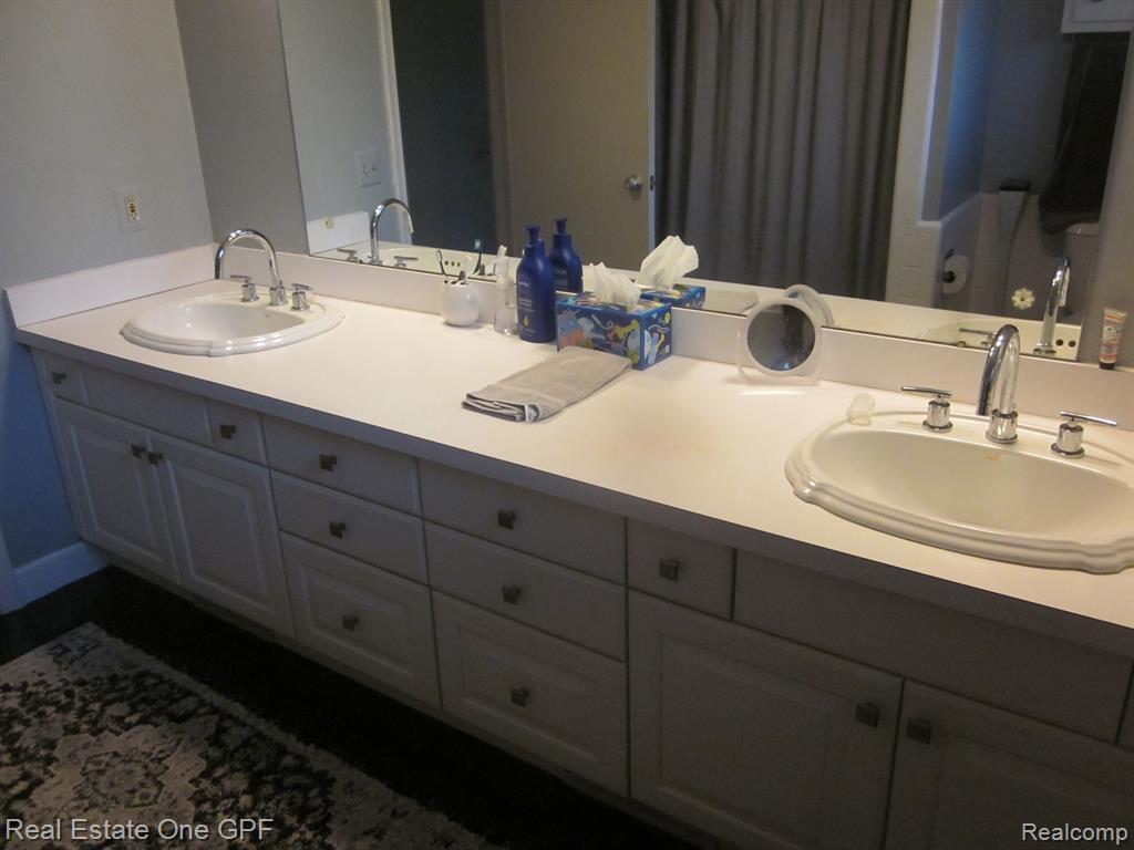 60 MOORLAND Drive, Grosse Pointe Shores, MI 48236 — Photo 29