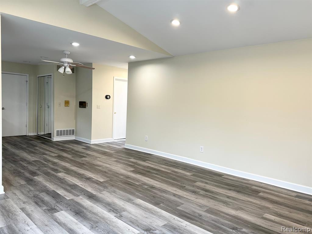 6655 HEARTHSIDE, West Bloomfield, MI — Photo 13