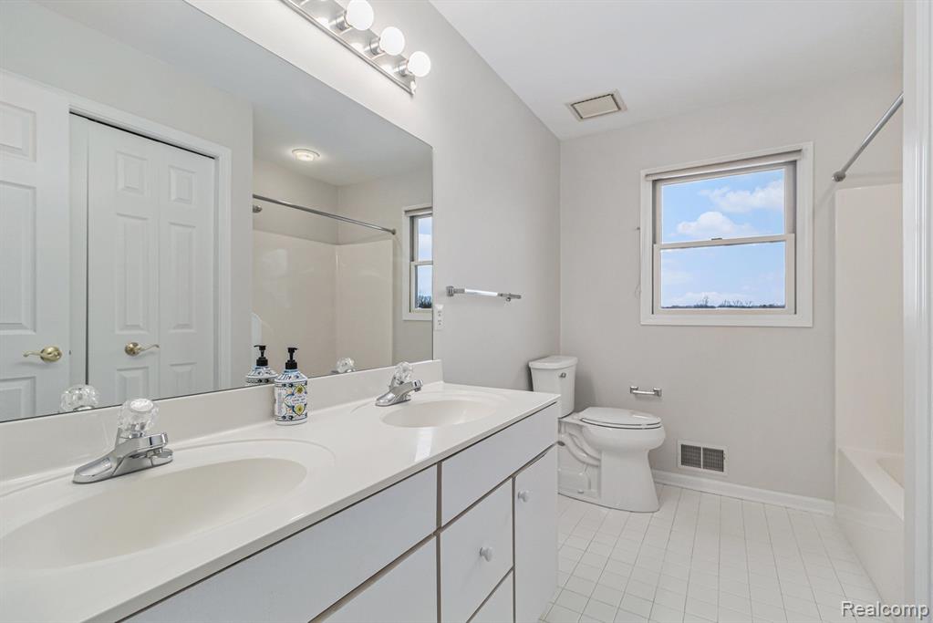 4536 Lohr Road, Ann Arbor, MI 48108 — Photo 28