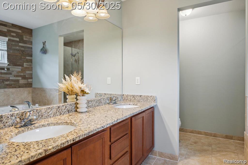 9267 Richfield, Livonia, MI 48150 — Photo 22