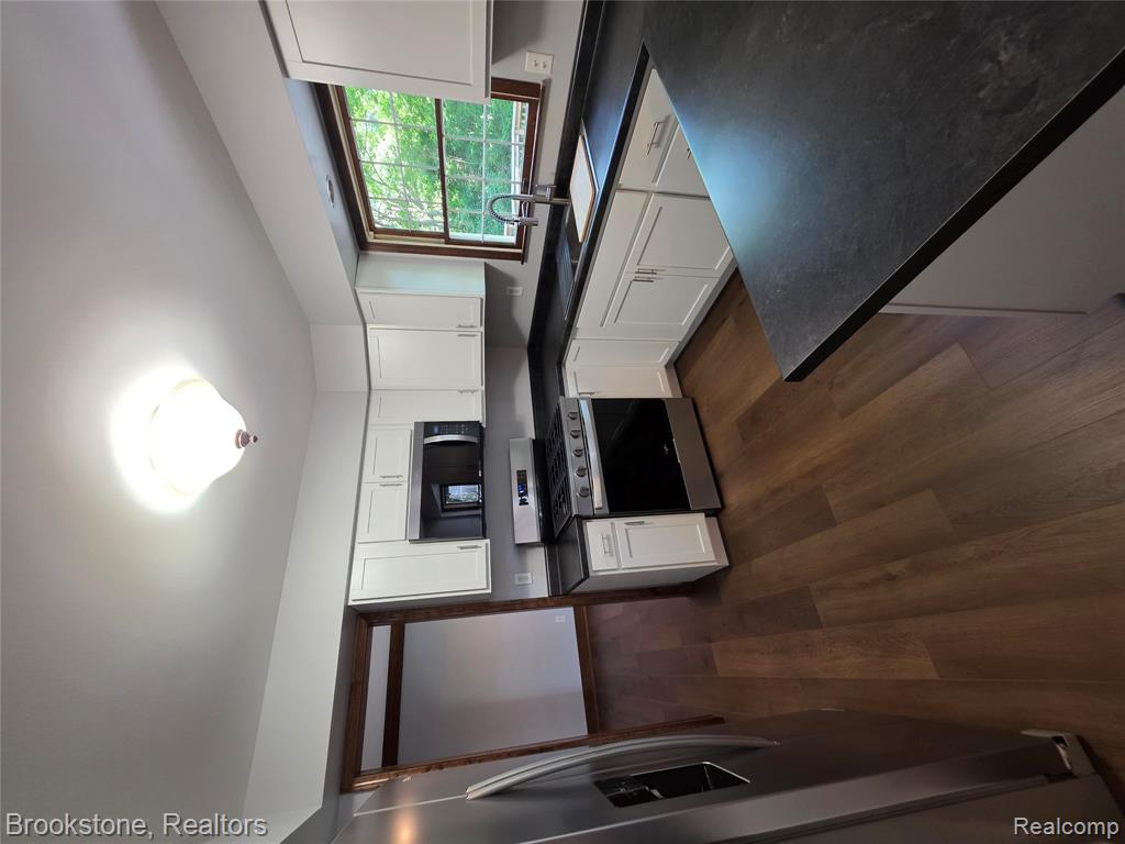 6499 Dalton Drive, Flushing, MI 48433 — Photo 8