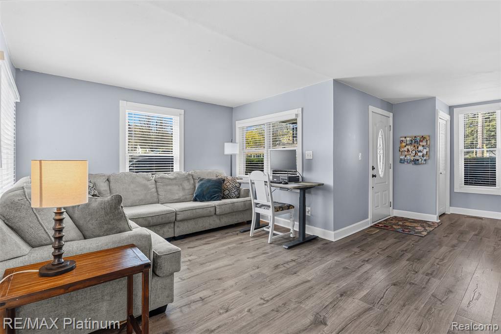 315 S West Street, Fenton, MI 48430 — Photo 10