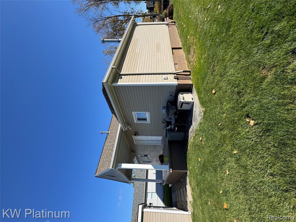 9871 Saint John Drive, Clay, MI 48001 — Photo 2