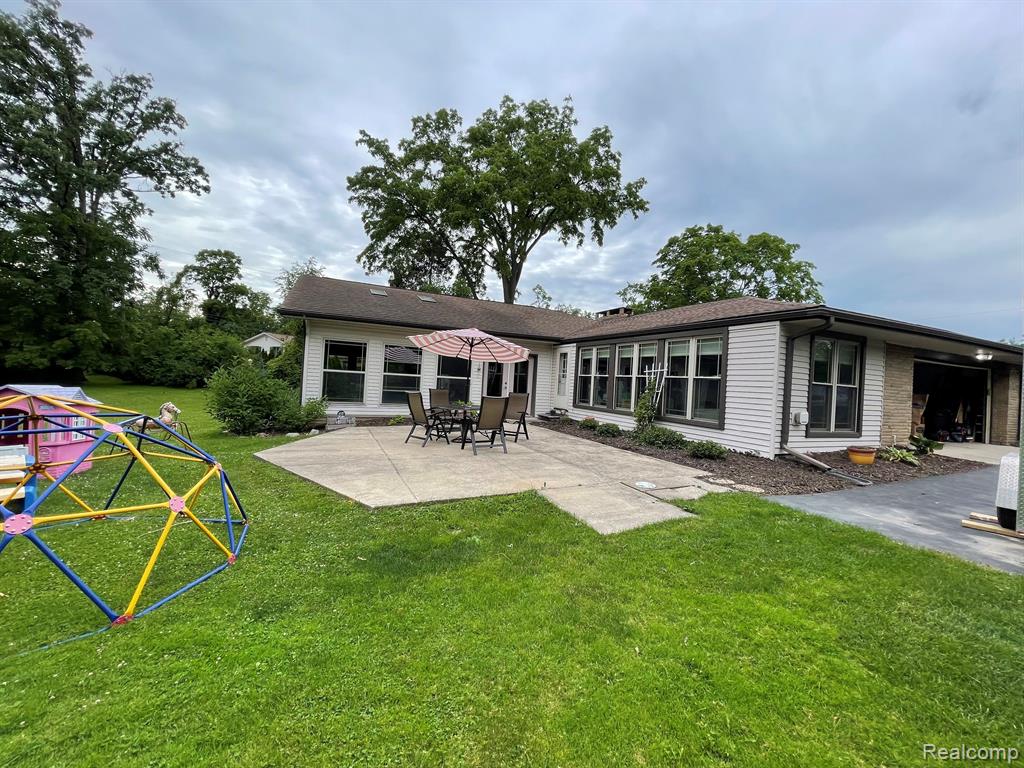42015 WOODBROOK Drive, Canton, MI 48188 — Photo 20