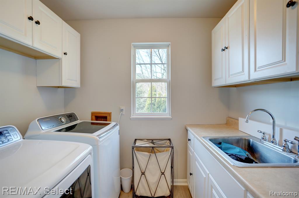 4392 OAK TREE Trail, Fenton, MI 48430 — Photo 25