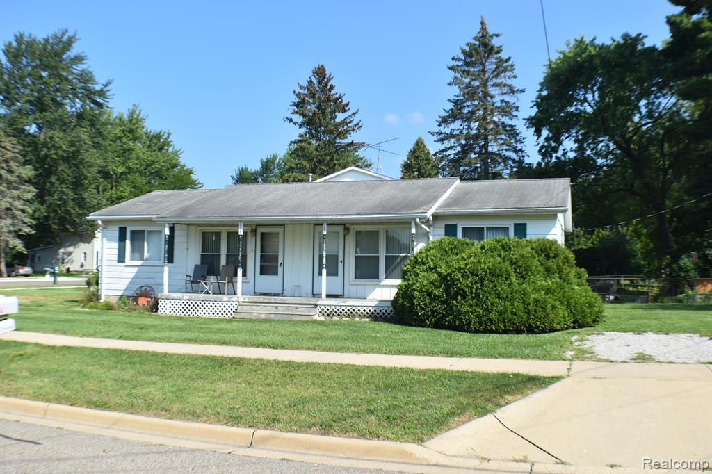 617 E FRANK Street, Fowlerville, MI 48836 — front exterior