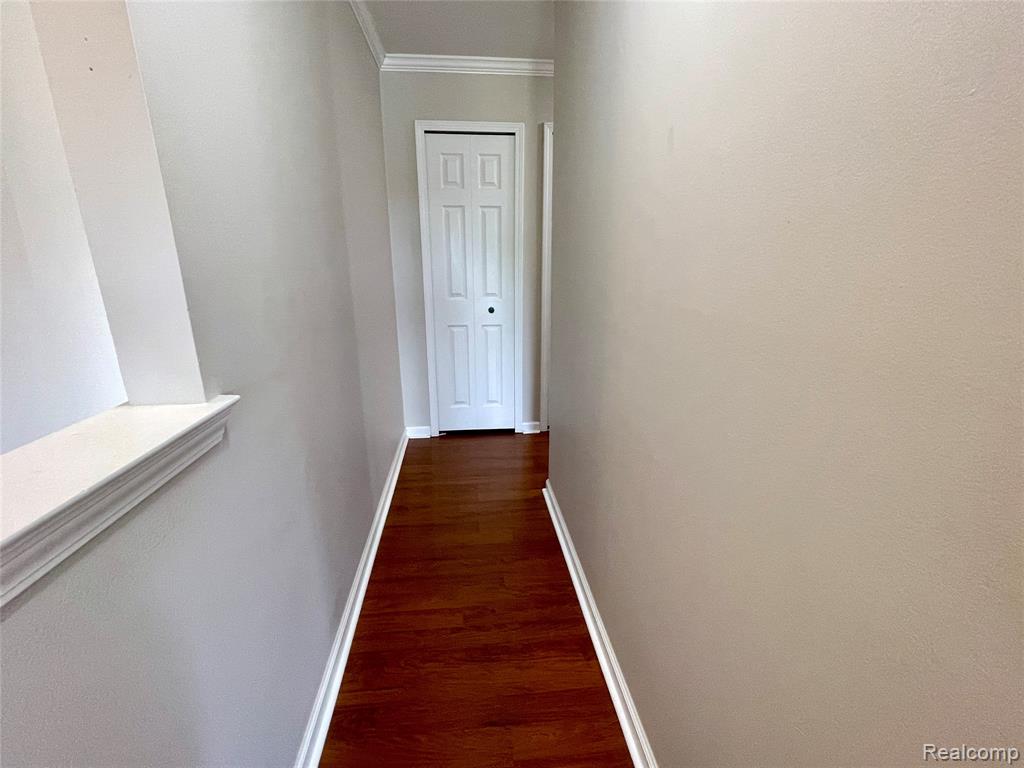33765 Pondview Circle, Livonia, MI 48152 — Photo 18