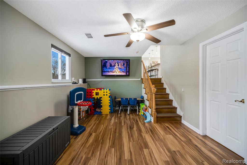 9488 Brookway Court, Goodrich Vlg, MI — Photo 39