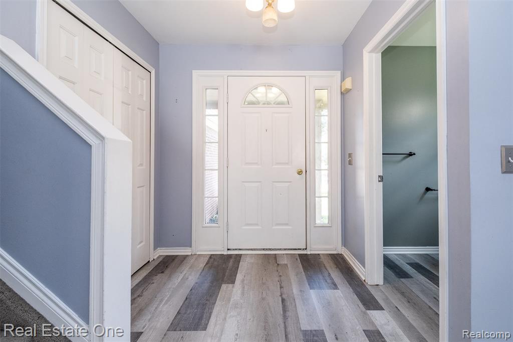 434 Converse Court, Lake Orion, MI 48362 — Photo 5