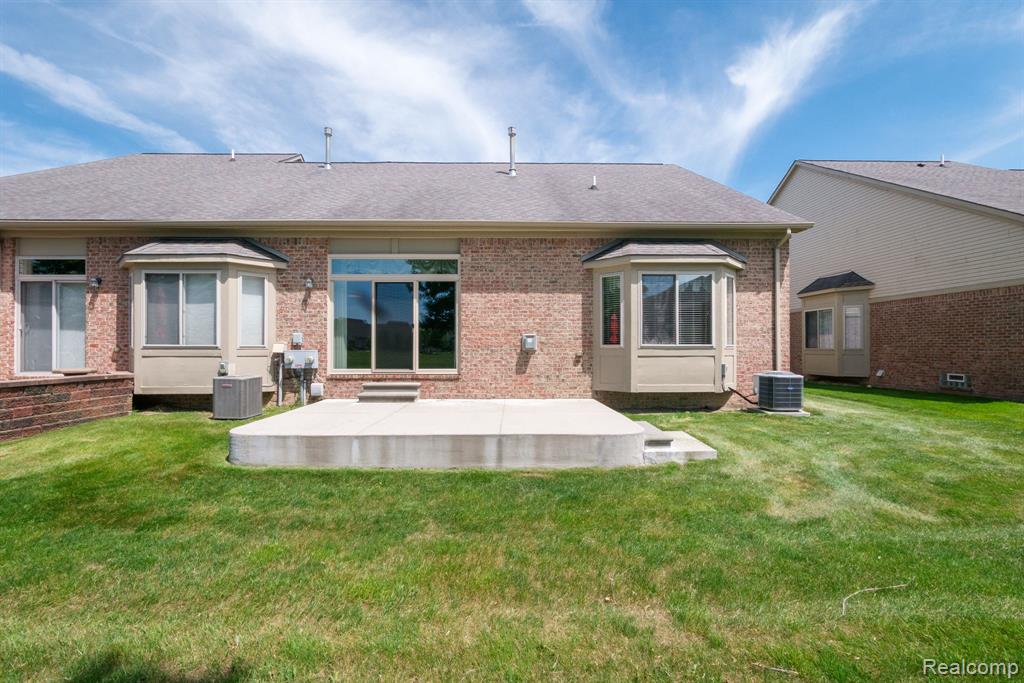 40658 Saint Louis Drive, Clinton Twp, MI 48038 — Photo 7