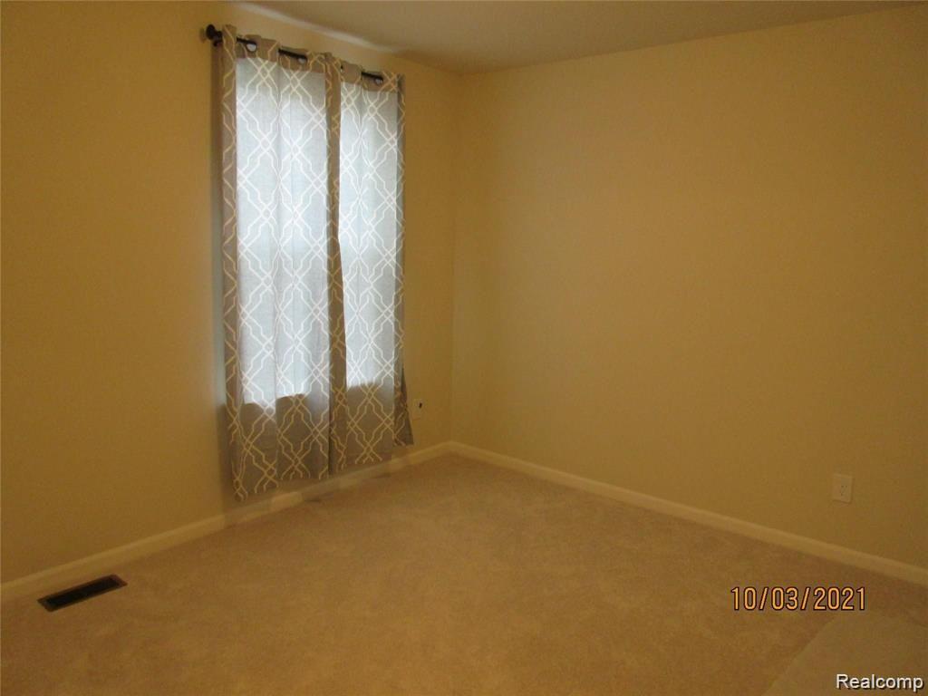 626 BACKSHORE Drive, Canton, MI 48187 — Photo 32