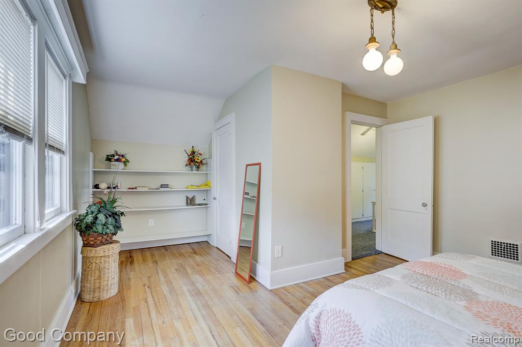 923 W 11 Mile Road, Royal Oak, MI 48067 — Photo 39