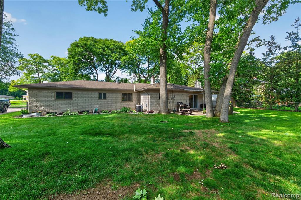 6646 Yarborough Drive, Utica, MI 48316 — Photo 50