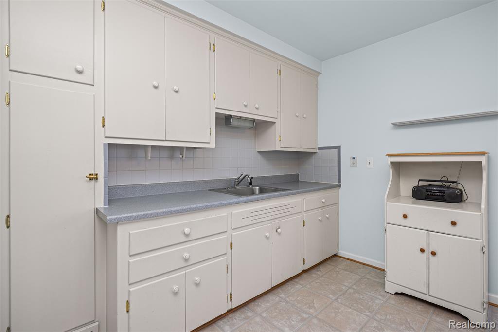 33441 Leona Street, Garden City, MI — Photo 12