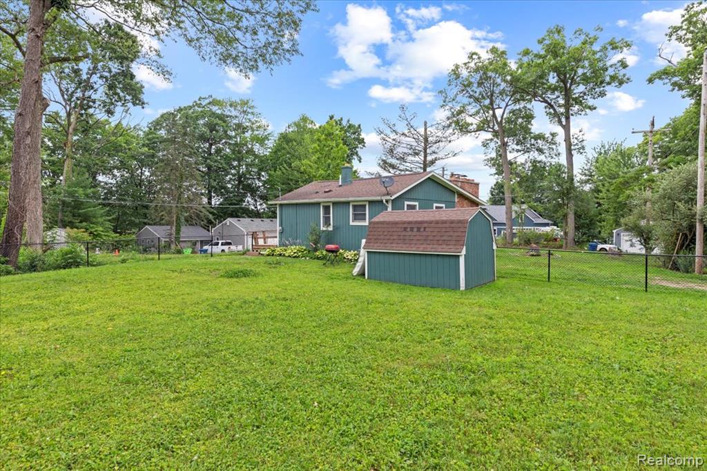 5246 Wayne Road, White Lake, MI 48383 — Photo 51
