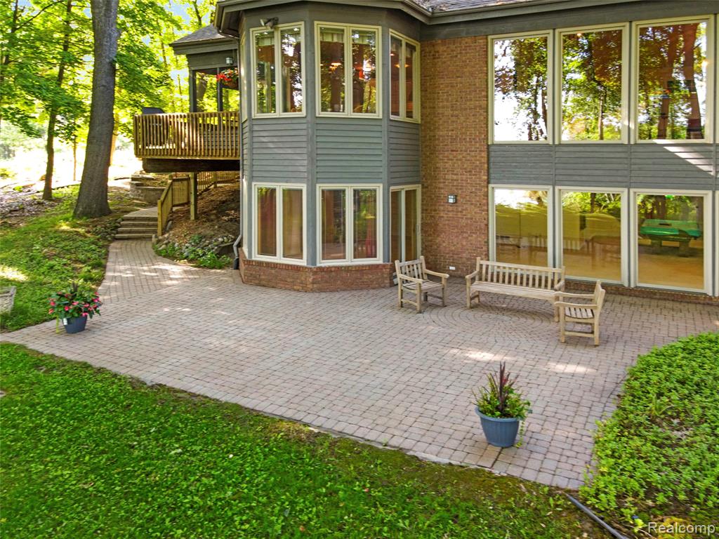 2323 Addaleen Road, Highland, MI — Photo 14