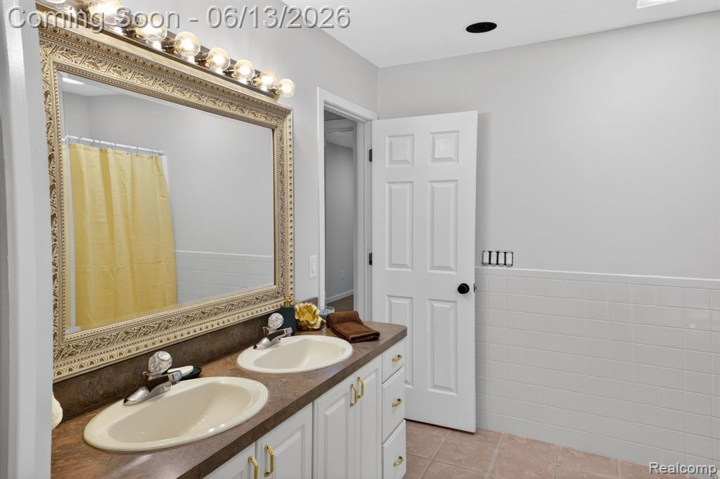 9961 Cross Creek Drive, South Lyon, MI 48178 — Photo 41