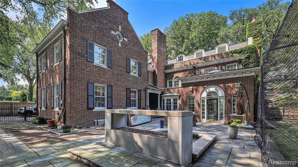 97 TOURAINE Road, Grosse Pointe Farms, MI 48236 — Photo 44