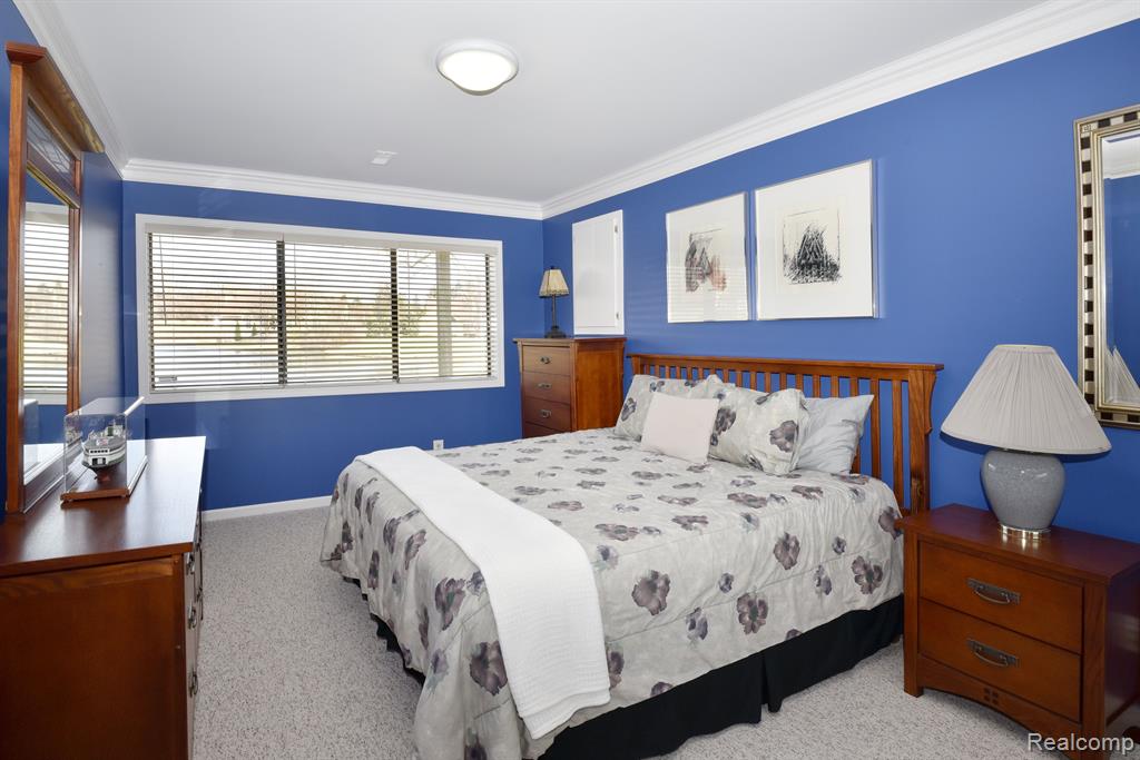 527 Newburne Pointe, 19, Bloomfield Hills, MI 48304 — Photo 36