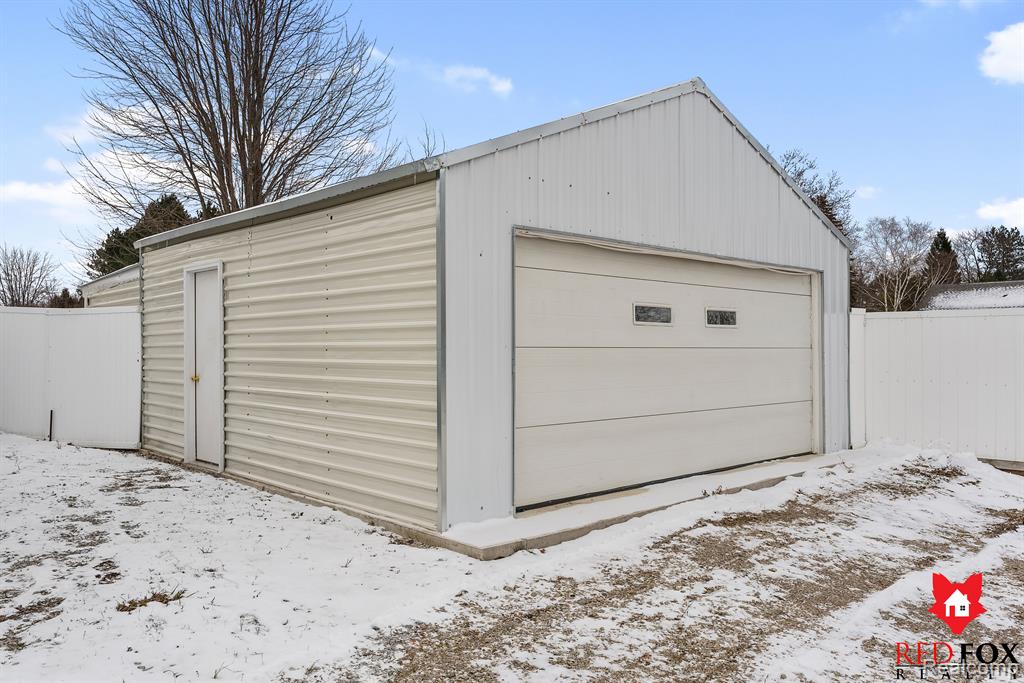 751 WILLIAMSBURG Drive, Caro, MI 48723 — Photo 35