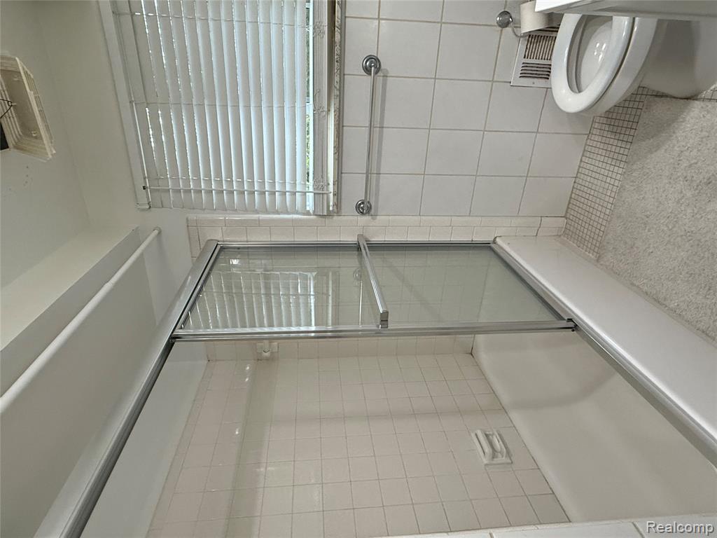 4123 Bieber Drive, Sterling Heights, MI 48310 — Photo 15