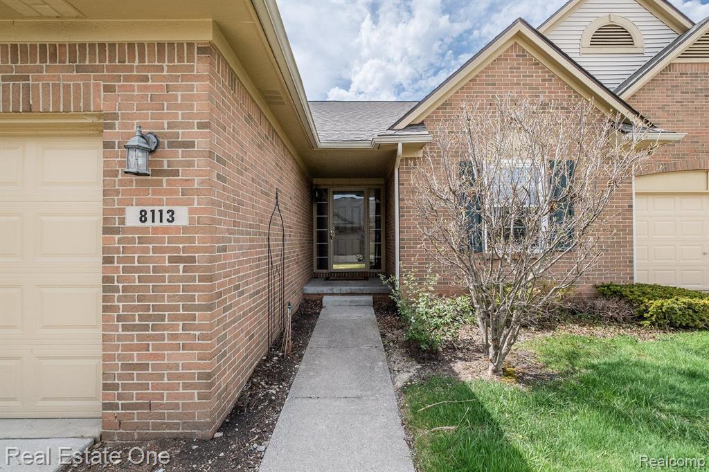 8113 SUTTON Court, White Lake, MI — Photo 2