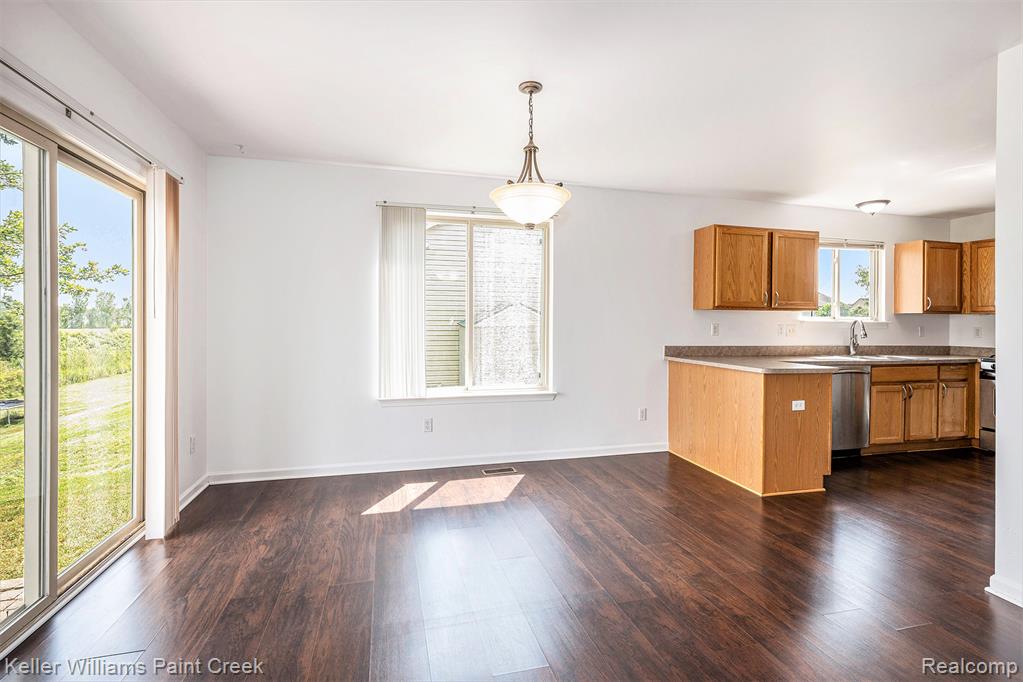 53544 Fox Pointe Drive, New Baltimore, MI 48047 — Photo 8