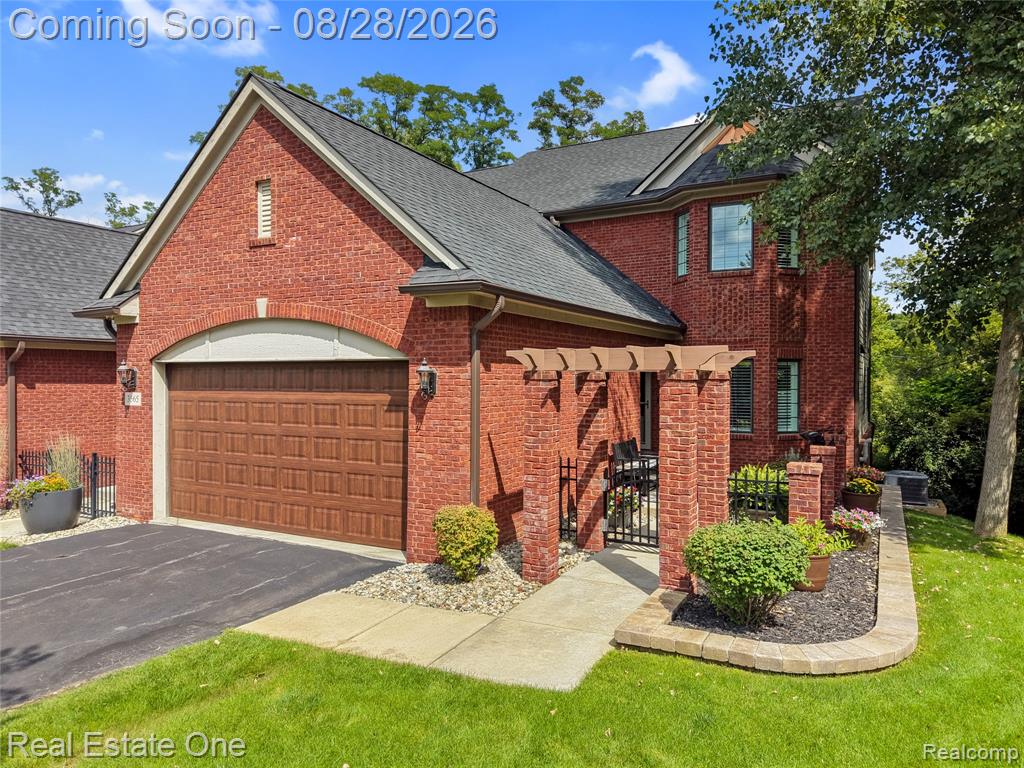 3565 Bay Harbor Drive, Brighton, MI 48114